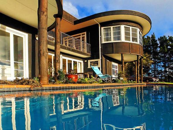 Equinox Lodge: East of the Sun and West of the Moon Picture 1