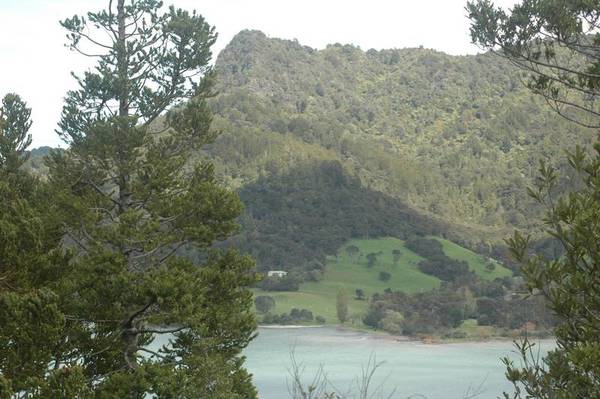 Sun, Sea, Scenery Picture 3