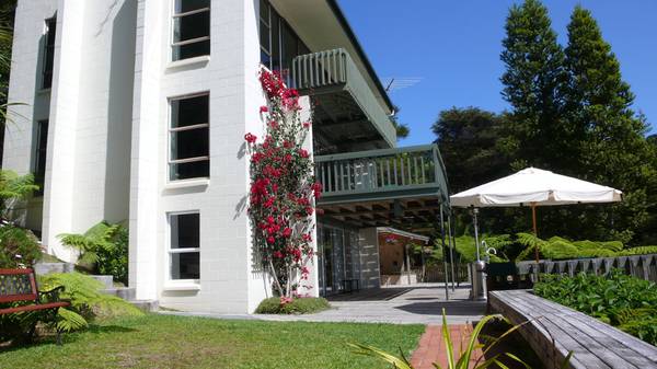 Waterfront Grandstand - World Class Picture 2