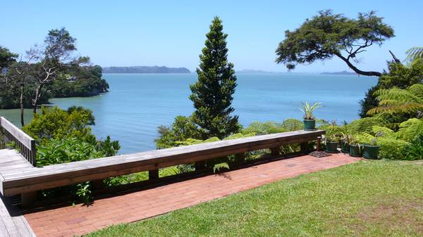 Waterfront Grandstand - World Class Picture 3