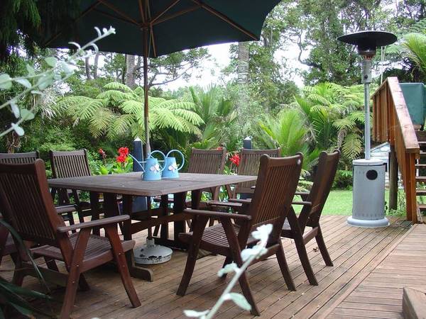 FAMILY FRIENDLY WITH FLAT LAWN Picture 1