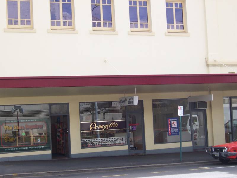 GREAT IPSWICH CBD LOCATION Picture 2