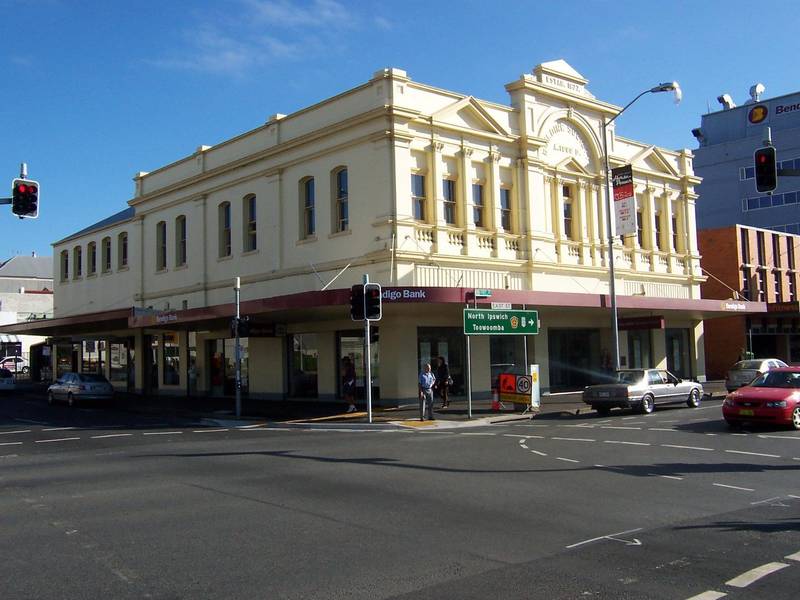 GREAT IPSWICH CBD LOCATION Picture 1