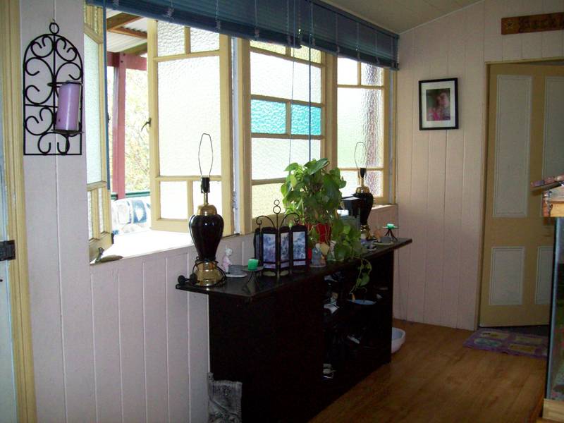 BIG COLONIAL CLOSE TO CBD Picture 3