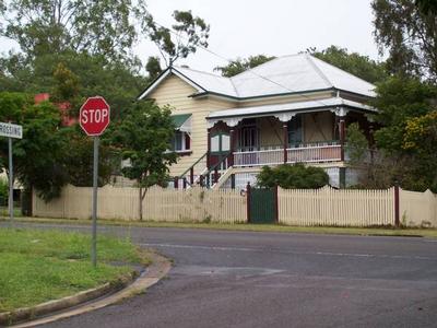 Beautiful Colonial in Sadliers Crossing Picture