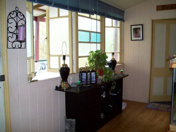 Beautiful Colonial in Sadliers Crossing Picture 3