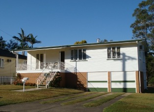 Watch the Kids Walk to School - I'm Not Joking! Picture 1