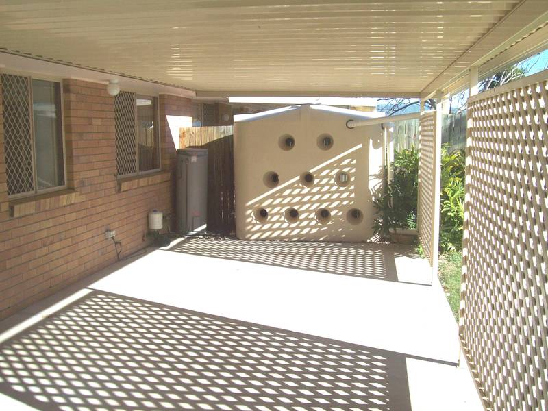 NEAT DUPLEX - READY AND WAITING FOR YOU!! Picture 2