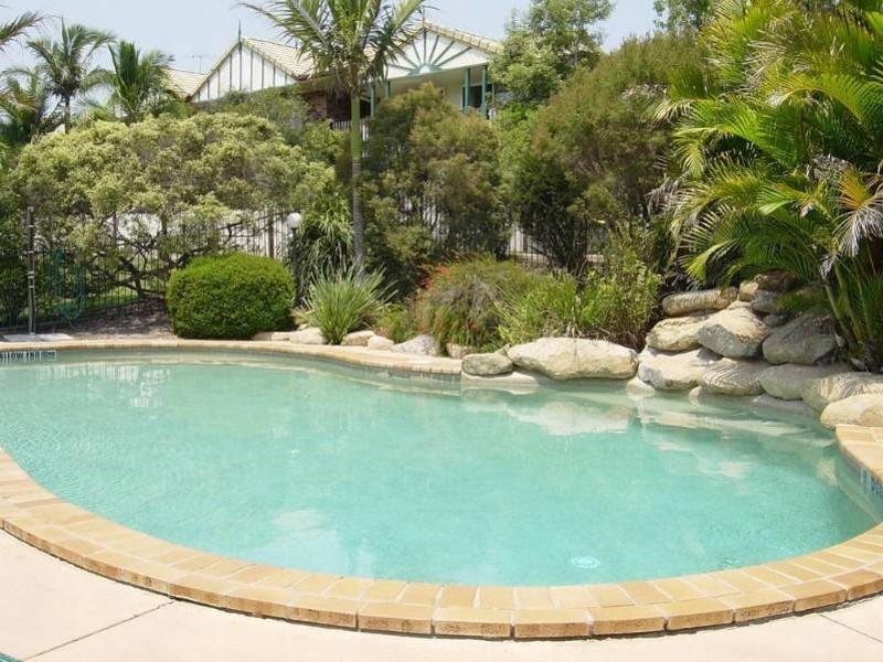 Karana Downs Country Club Estate Picture 2