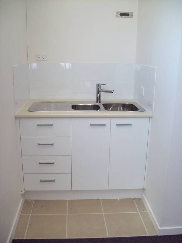 BRAND NEW QUALITY OFFICE IPSWICH Picture 3