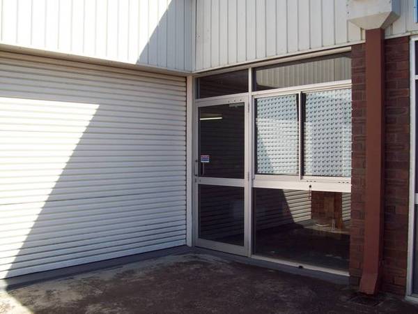 NORTH IPSWICH - WAREHOUSE/OFFICE Picture 1
