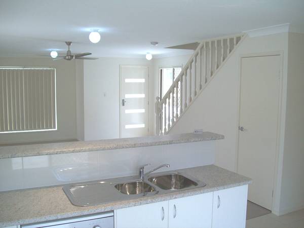 CLASSY NEW UNIT IN THE HEART OF BRASSALL Picture