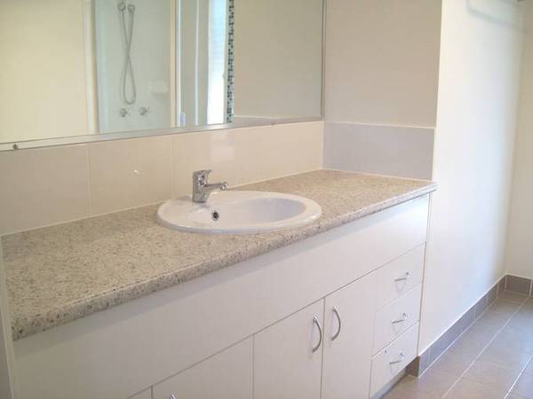 CLASSY NEW UNIT IN THE HEART OF BRASSALL Picture