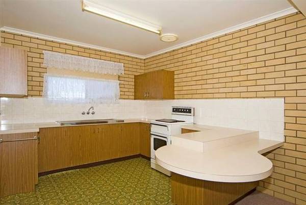 CBD/MEDICAL SERVICES - BLOCK OF 6 STRATA TITLED FLATS Picture CBD/MEDICAL SERVICES - BLOCK OF 6 STRATA TITLED FLATS Picture