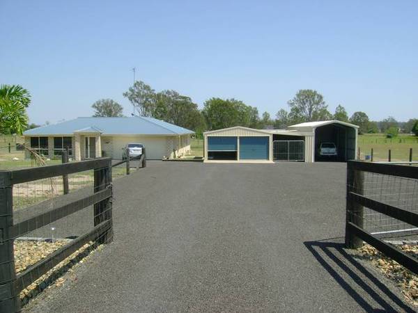The Ultimate Lifestyle - Horse Property near Fernvale Picture