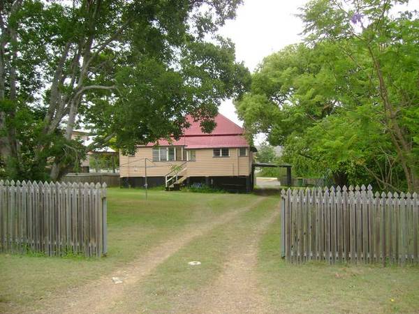 CHARACTER HOME - 2 STREET FRONTAGE Picture