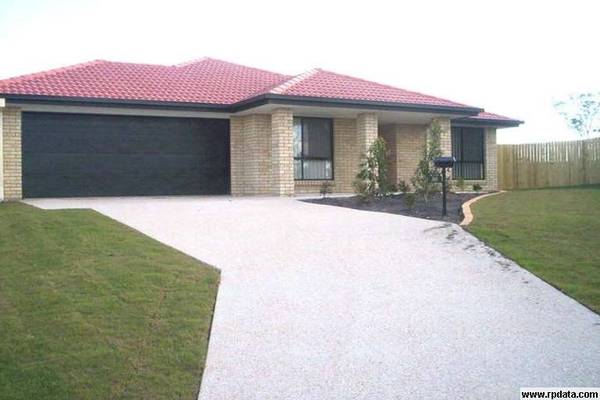 DEEBING HEIGHTS - Just under the Highway from YAMANTO Picture 1