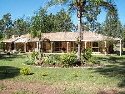 GIVE THE FAMILY A TREE CHANGE!!
17980m2 - PERFECT!! Picture