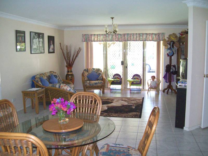 GIVE THE FAMILY A TREE CHANGE!!
17980m2 - PERFECT!! Picture 3