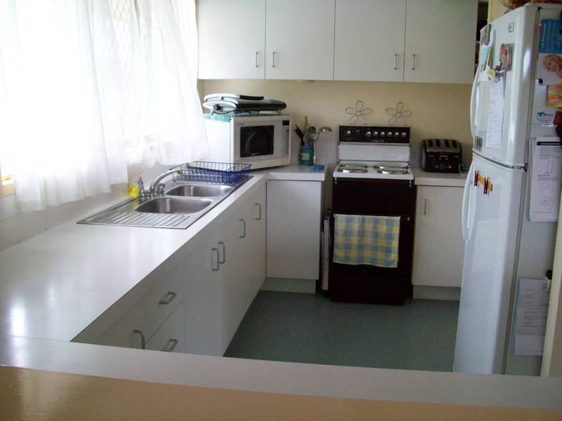 FANTASTIC LOCATION WITH LOVELY HOME Picture 2