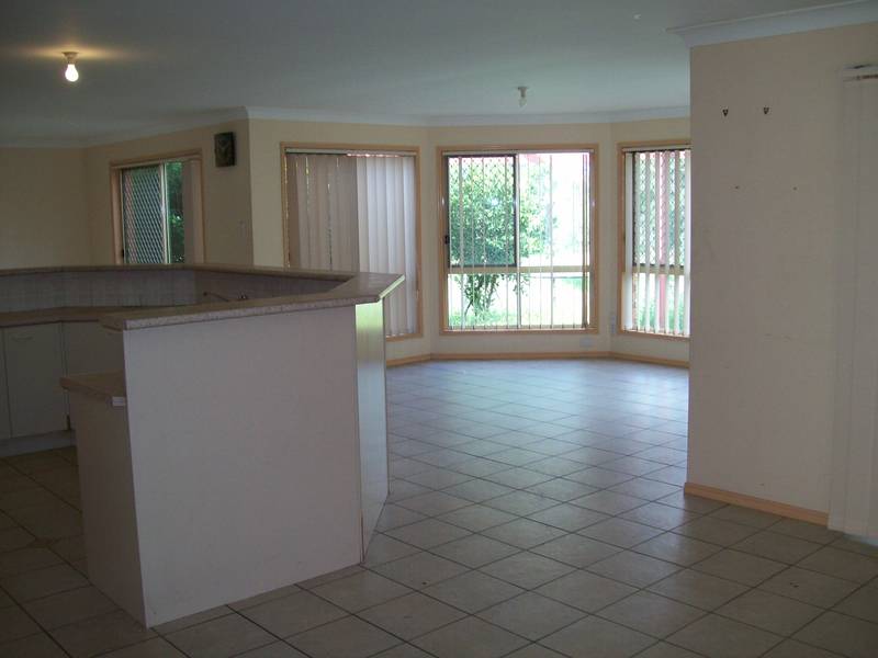 BIG HOME WITH HUGE POTENTIAL Picture 3