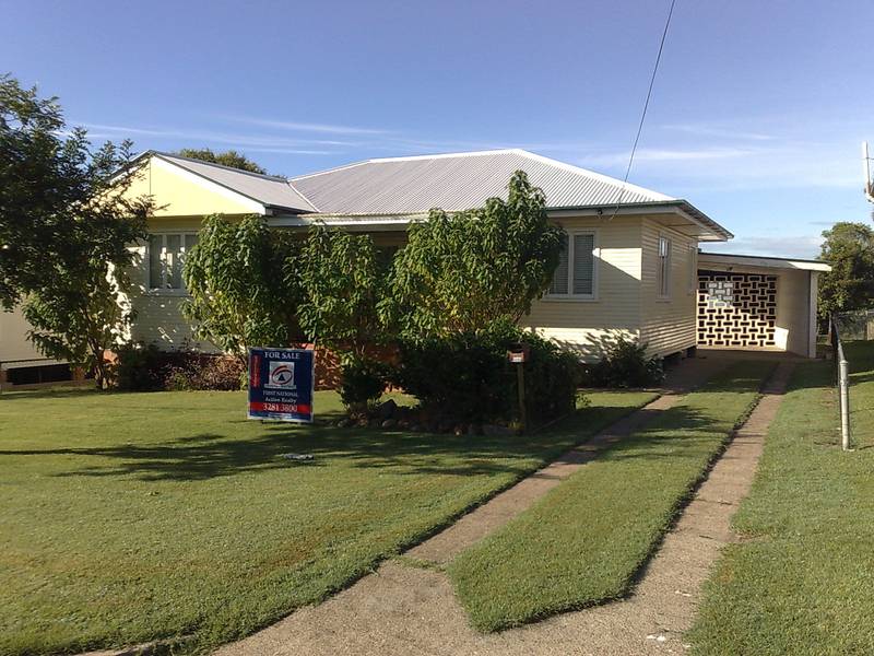 Solid 3 Bedroom Home - Quiet Street in Silkstone Picture 1