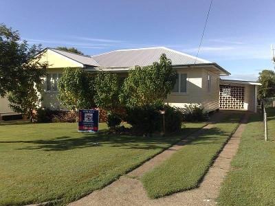 Solid 3 Bedroom Home - Quiet Street in Silkstone Picture