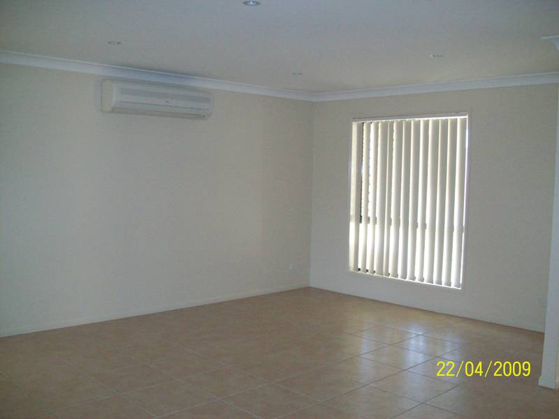 Brand new 4 bedroom lowset brick in Bundamba Picture 3