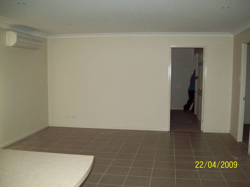 BUNDAMBA - 2 WEEKS FREE RENT! Picture 2