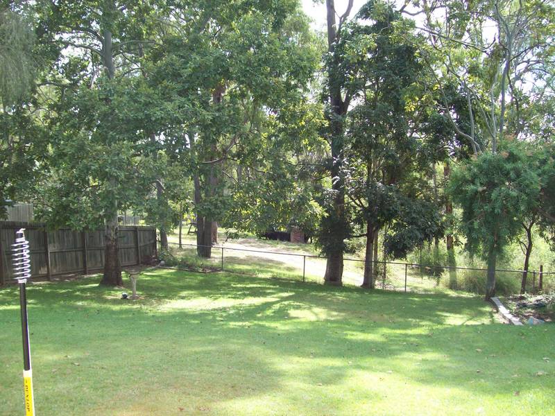 Neat and Tidy Cottage - Close to Warrego Highway Picture 2