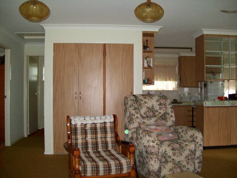 AUCTION ON SITE 4TH JULY 09 AT 10AM - IF NOT SOLD PRIOR Picture 3