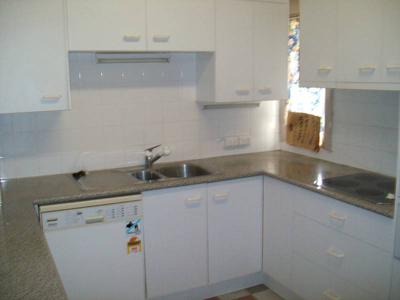 DEVELOPMENT POTENTIAL- TWO TITLES on 1214m2- THREE STREET FRONTAGE - DRESS CIRCLE LOCATION!AUCTION ON-SITE 29 AUGUST 200 Picture 3