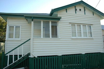 WHITE-PICKET-FENCE OPPORTUNITY Picture WHITE-PICKET-FENCE OPPORTUNITY Picture