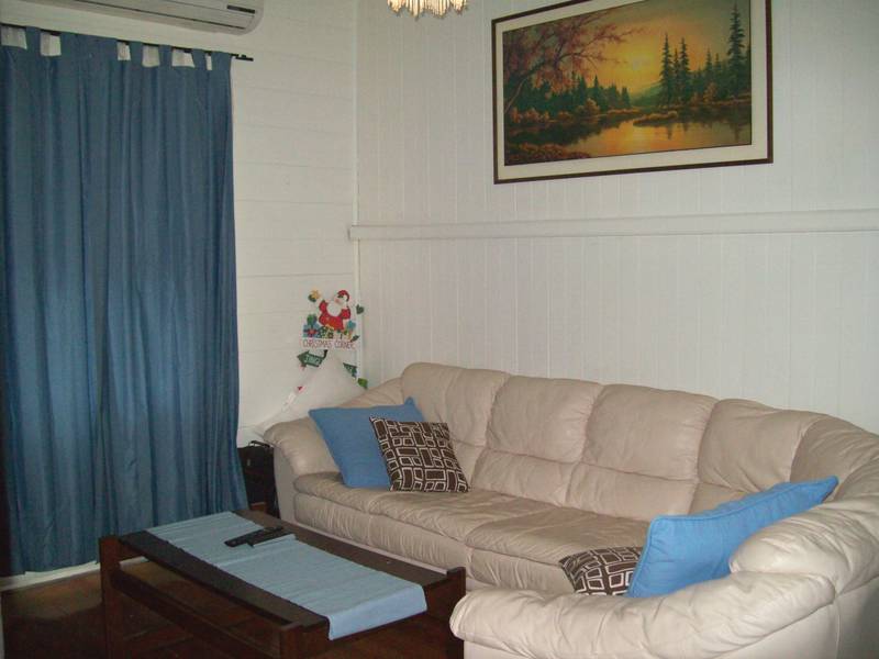 EXCELLENT VALUE! CHARMING NORTH IPSWICH COLONIAL Picture 3