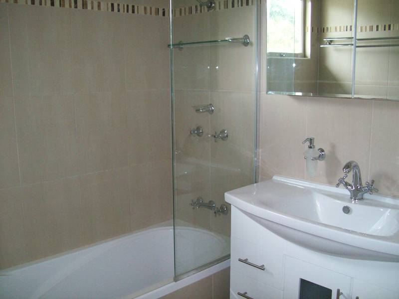 RENOVATED KITCHEN & BATHROOM
- EAST IPSWICH Picture 3