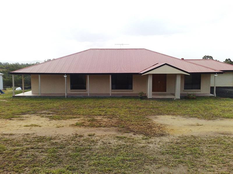 Ironbark - Large Modern Home on 20 Acres Picture 2