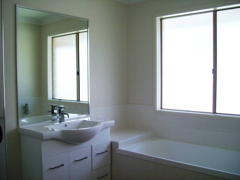 BRAND NEW 3 BED UNITS - EAST IPSWICH Picture 3