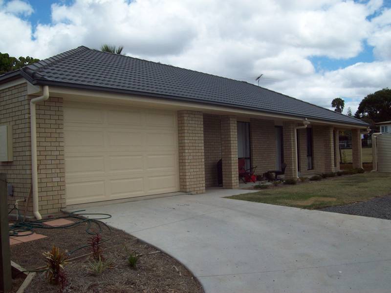 NEAR NEW BRASSAL BRICK!! Picture 1