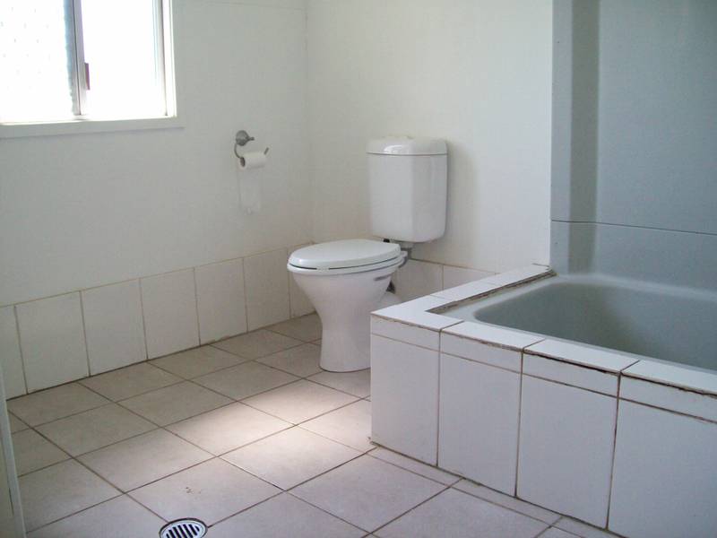 UNDER INSTRUCTION FROM THE MORTGAGEE Picture 3