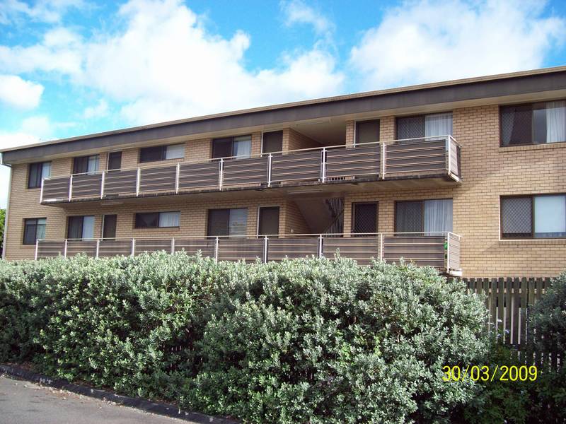 NORTH IPSWICH - ONE WEEKS FREE RENT! - Fully Furnished Picture 1