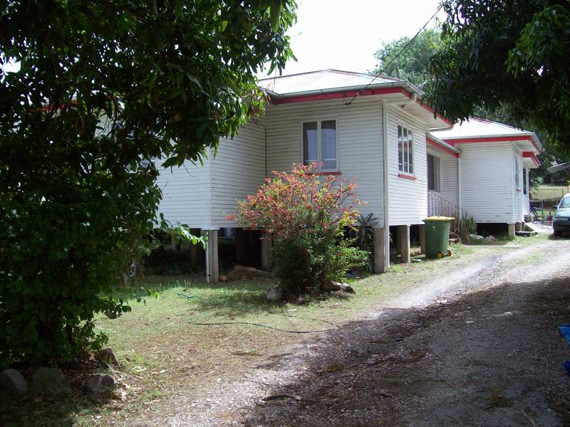 *SOLD* CONTACT US FOR SIMILAR PROPERTIES!
Silkstone - Chamfer - 1012m2 Block Picture 1