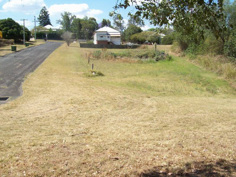 **HUGE PRICE REDUCTION!!**
5 TITLES - CUL DE SAC - NORTH IPSWICH Picture 3