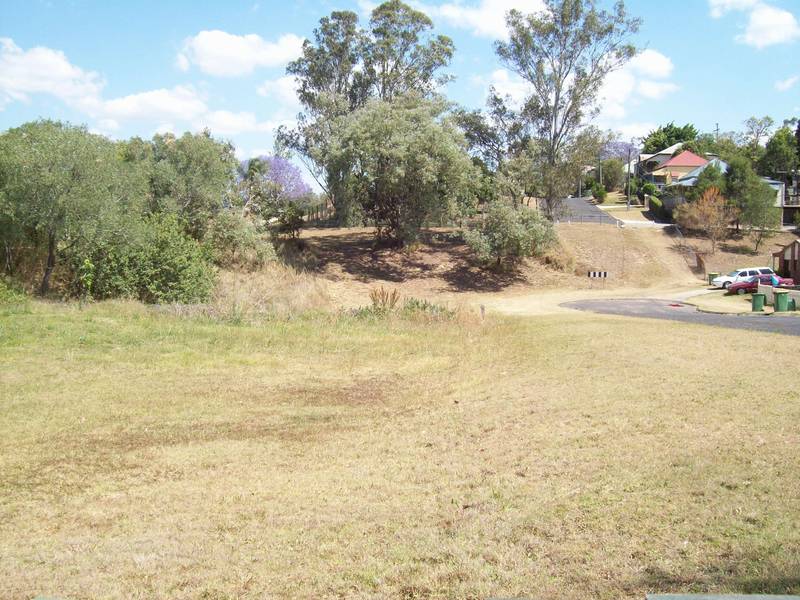 **HUGE PRICE REDUCTION!!**
5 TITLES - CUL DE SAC - NORTH IPSWICH Picture 1