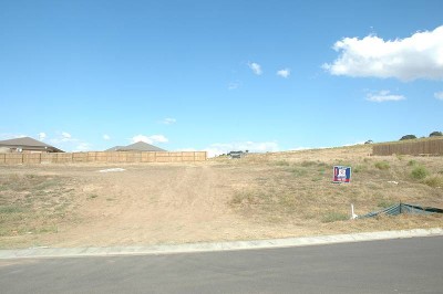 Land for sale in Lowood Picture