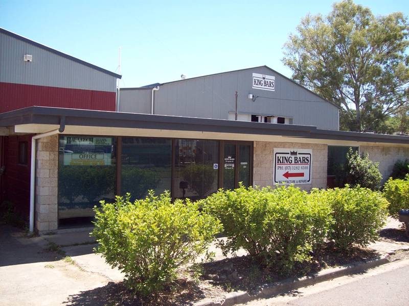 BIG AREA, EXCELLENT LOCATION Picture 2