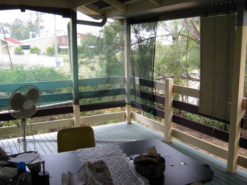 CLOSE TO ALL AMENITIES!! Picture 3