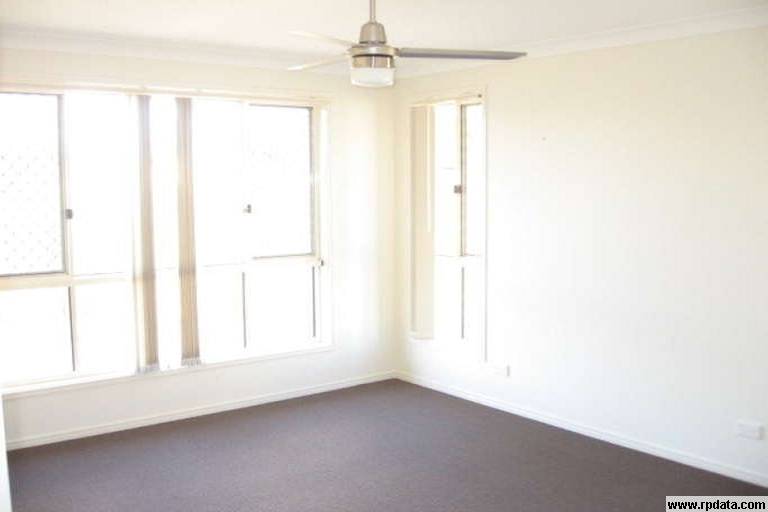 FABULOUS 3 BEDROOM DUPLEX WITH ENSUITE!! Picture 3