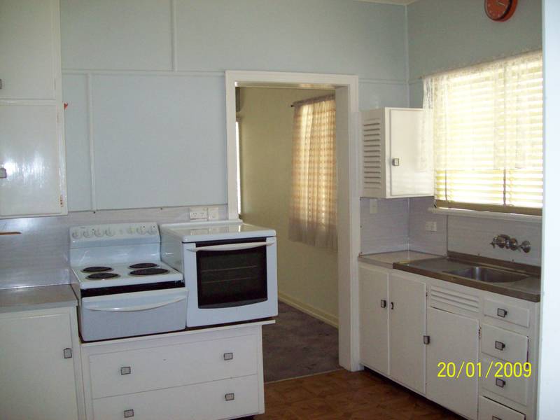 RESIDENCE WITH COMMERCIAL POTENTIAL Picture 2