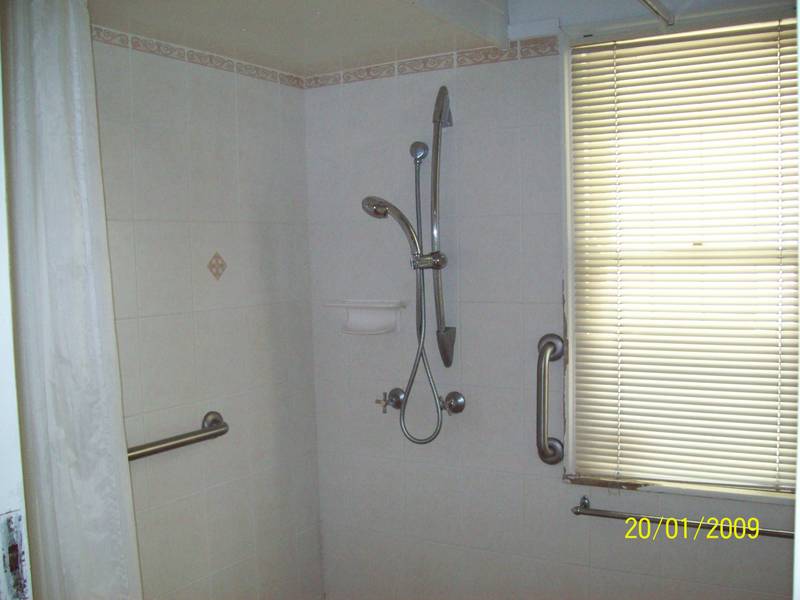 RESIDENCE WITH COMMERCIAL POTENTIAL Picture 3