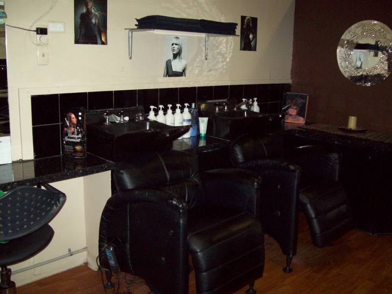 IPSWICH CBD HAIR AND BEAUTY SALON Picture 3